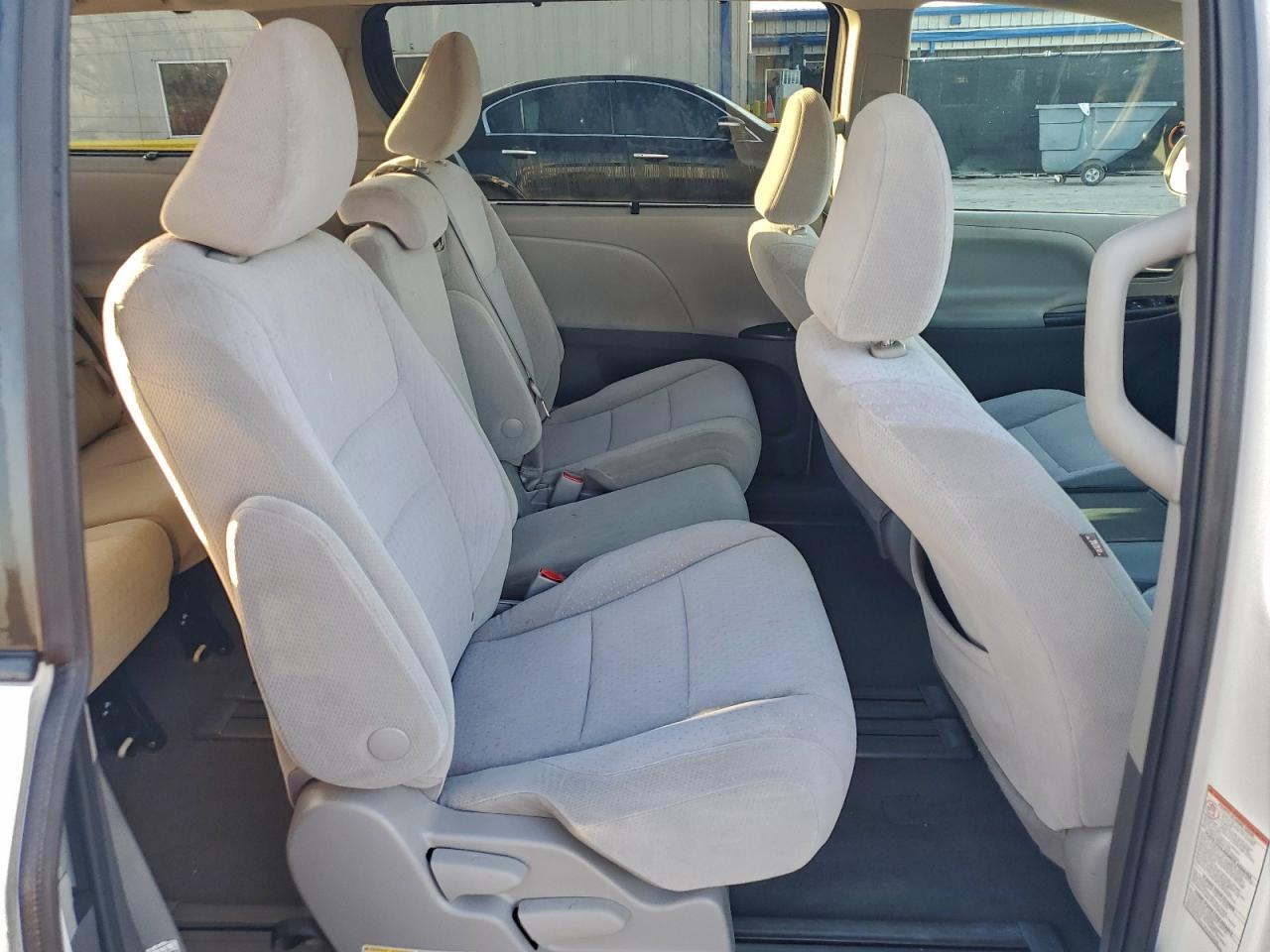 2020 TOYOTA SIENNA LE 8-PASSENGER photo 21