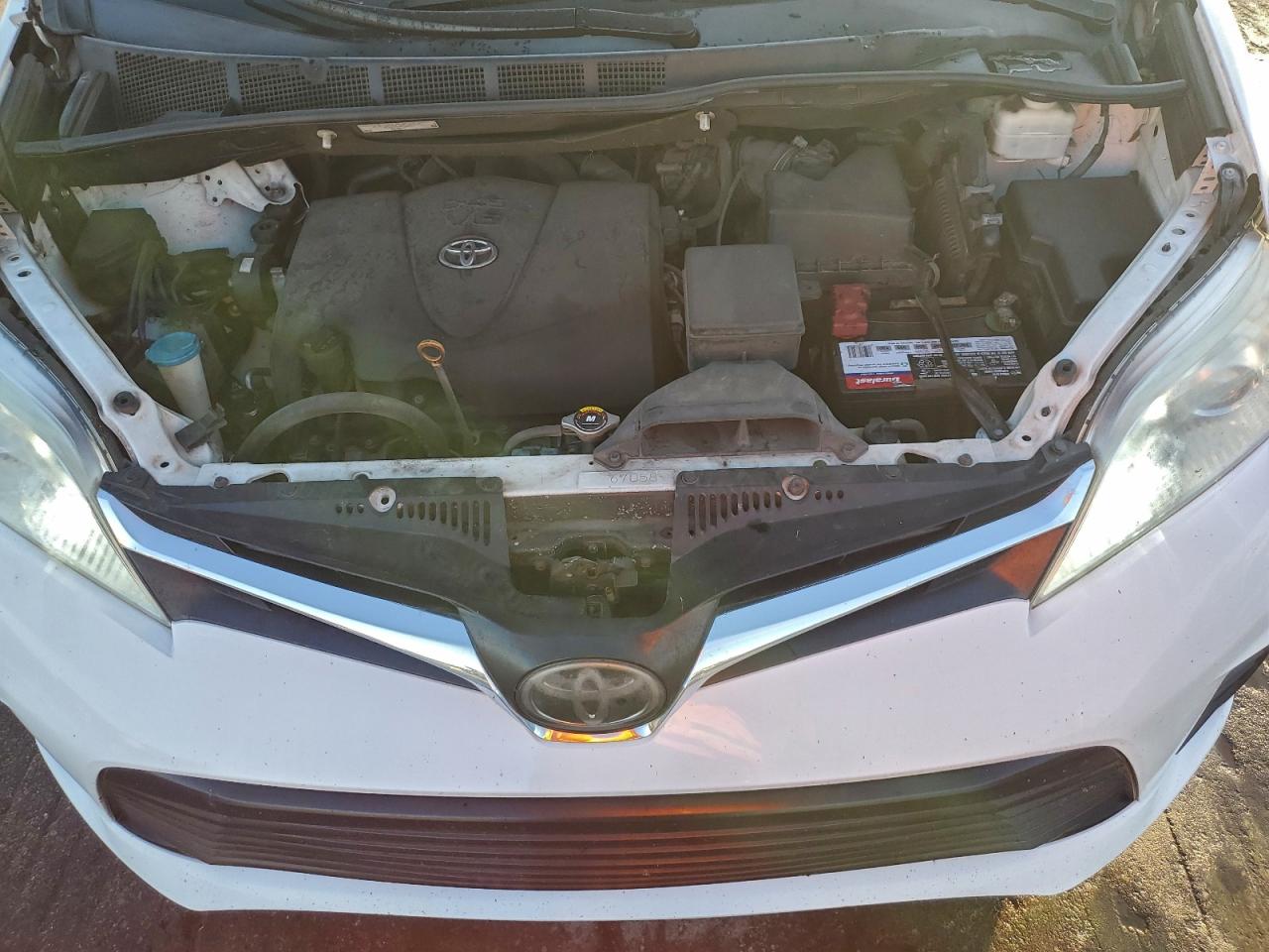 2020 TOYOTA SIENNA LE 8-PASSENGER photo 23