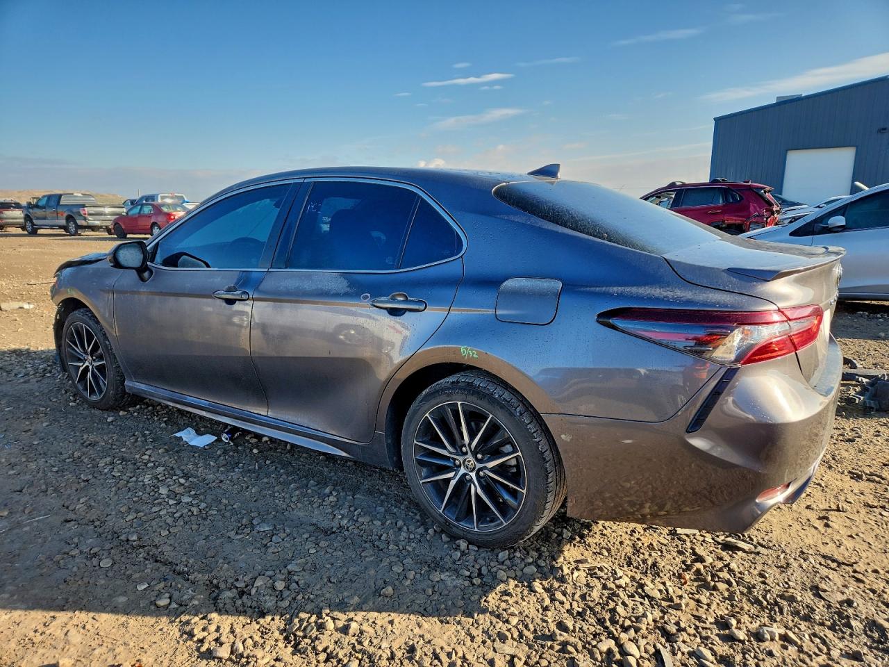 2021 TOYOTA CAMRY SE photo 2