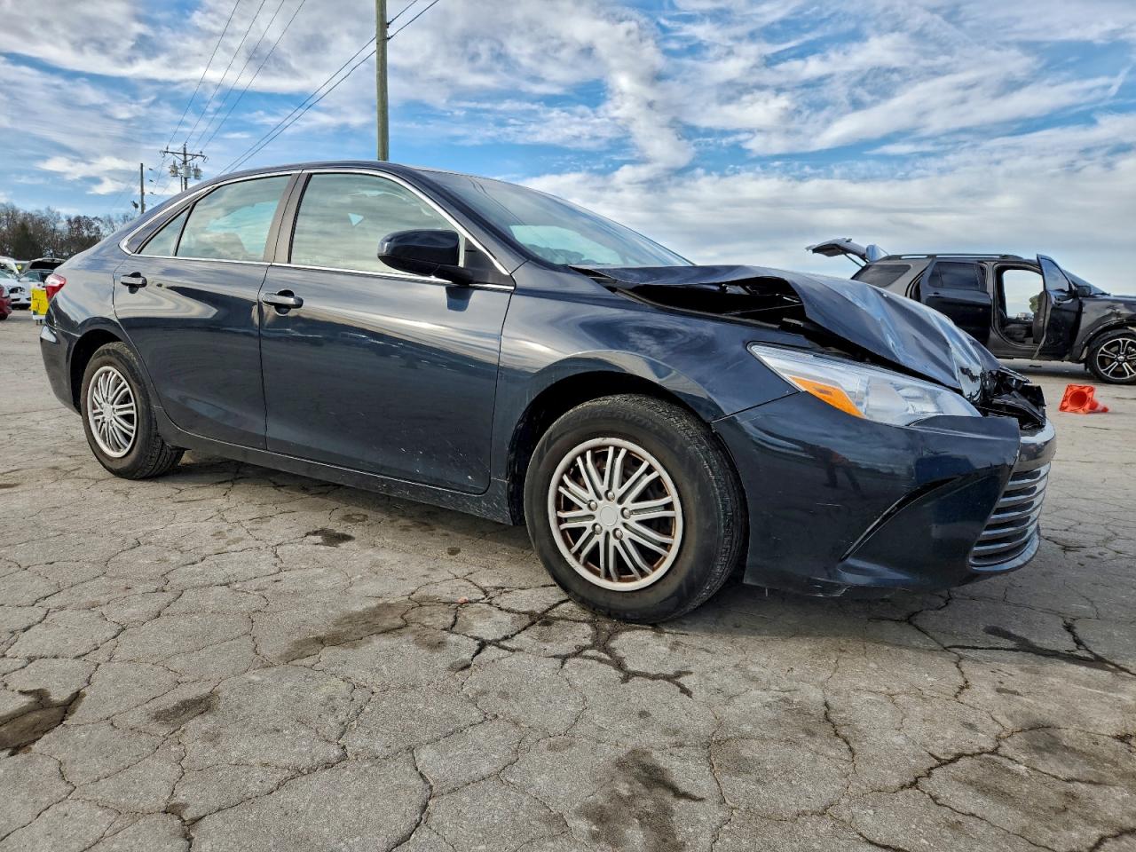2017 TOYOTA CAMRY LE photo 7