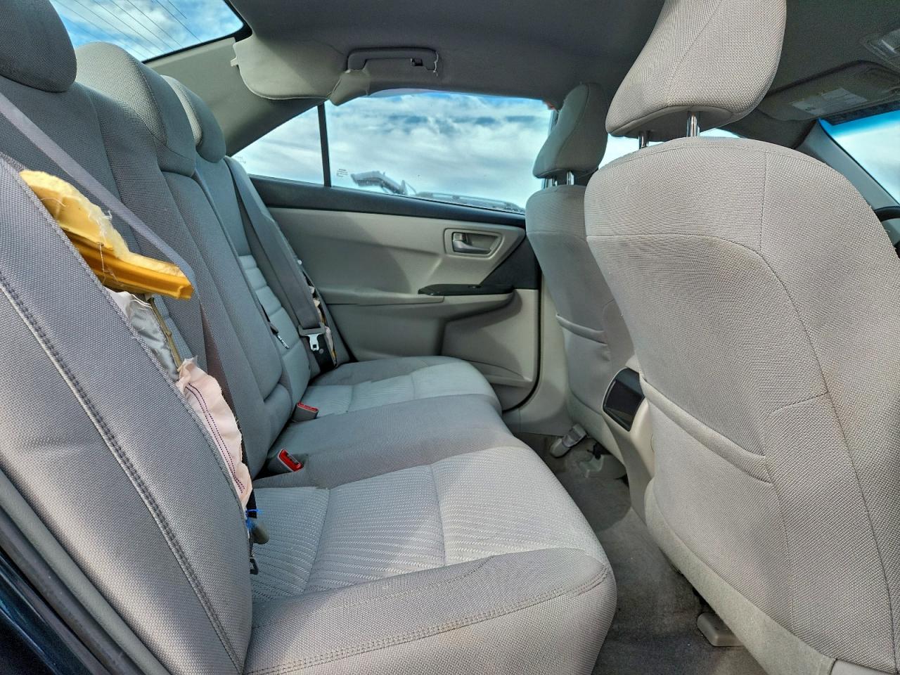 2017 TOYOTA CAMRY LE photo 19