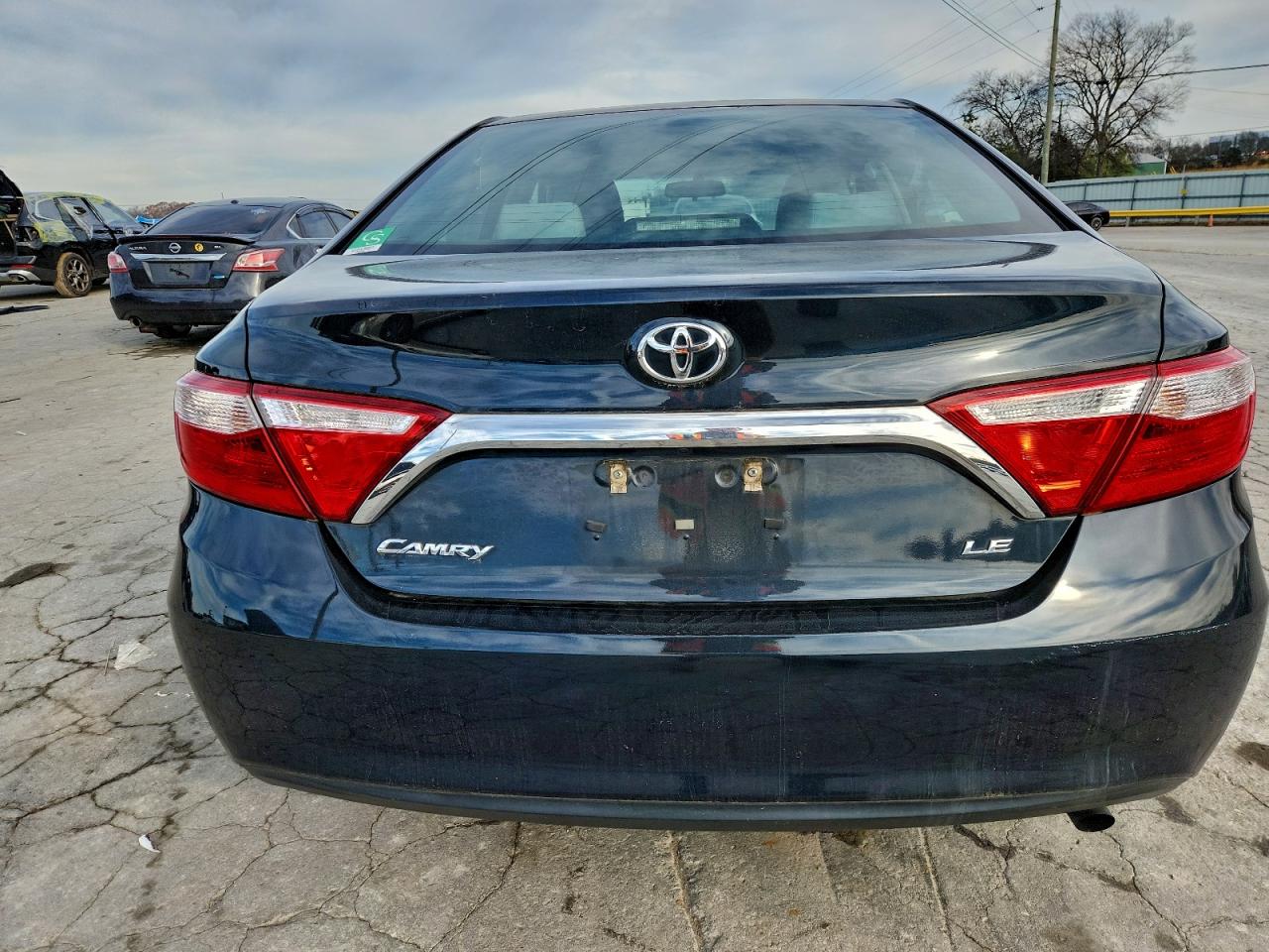 2017 TOYOTA CAMRY LE photo 11