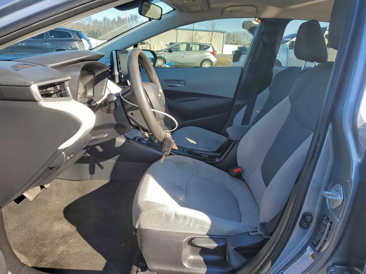2020 TOYOTA COROLLA LE photo 19