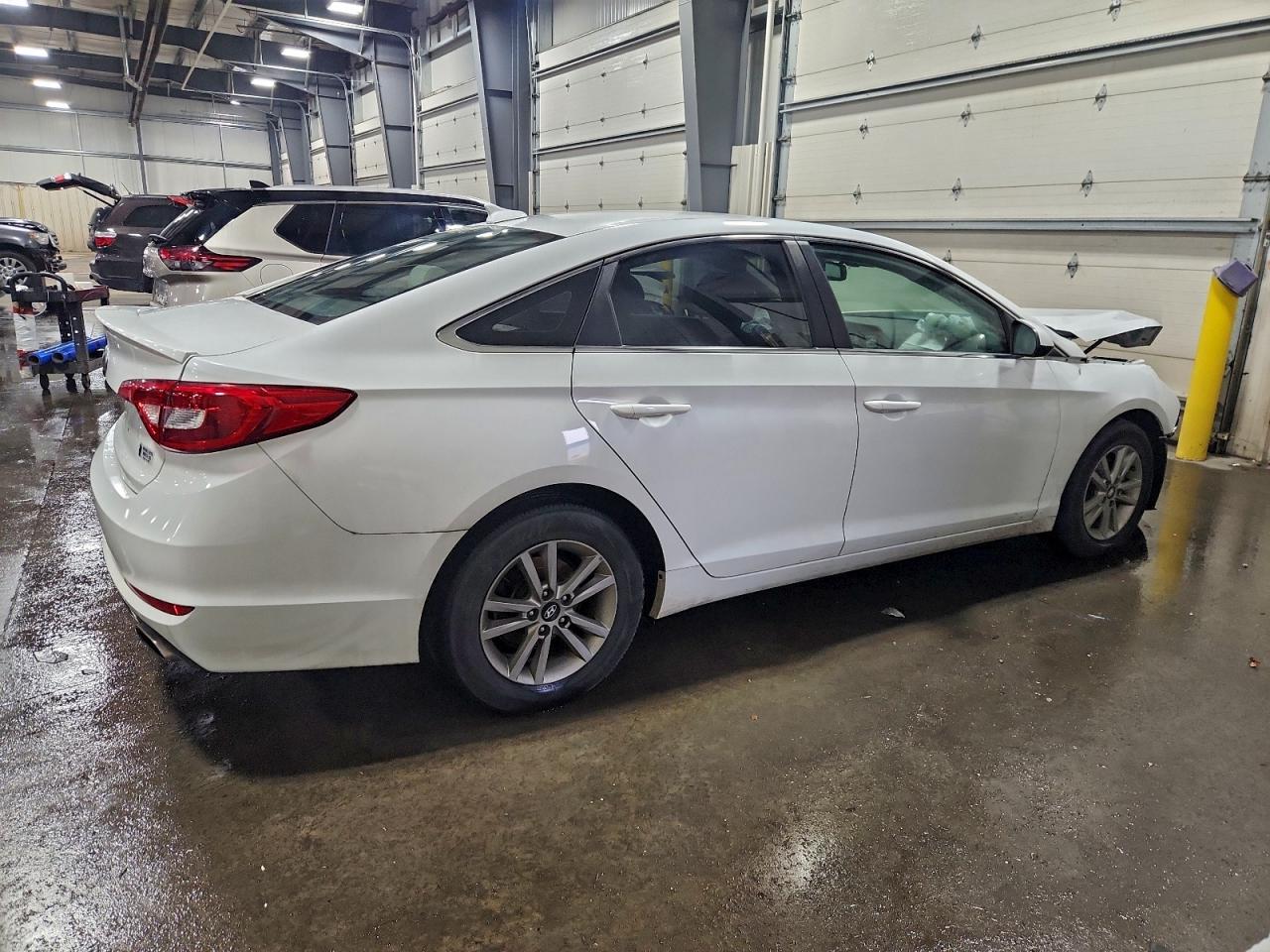 2015 HYUNDAI SONATA SE photo 5