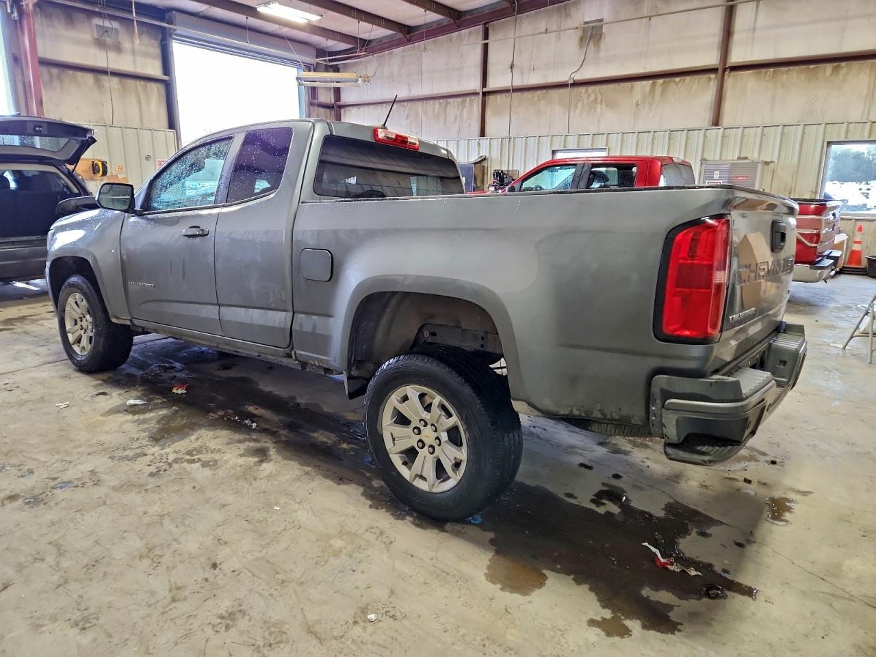 2022 CHEVROLET COLORADO LT photo 2
