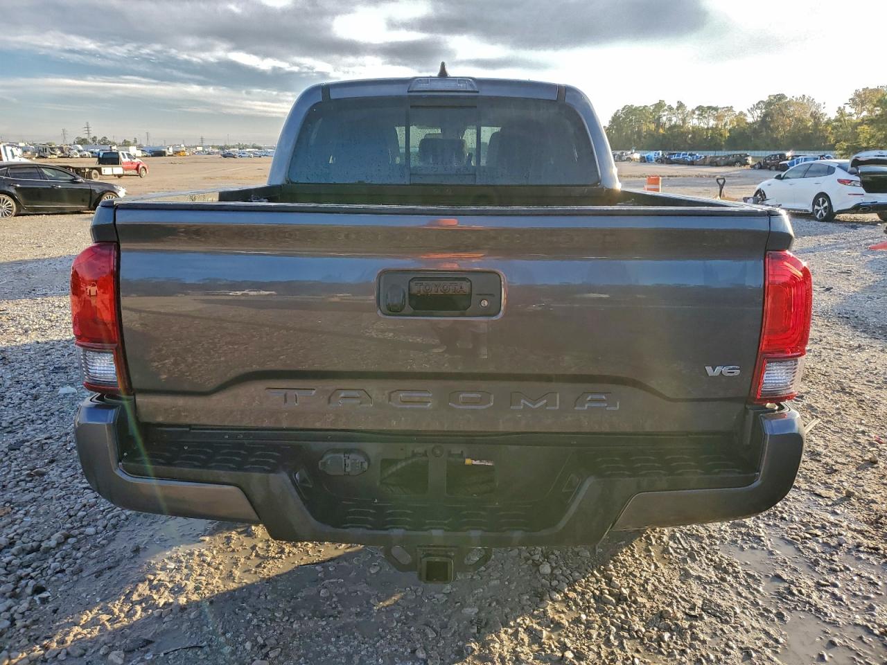 2022 TOYOTA TACOMA SR5 V6 photo 11