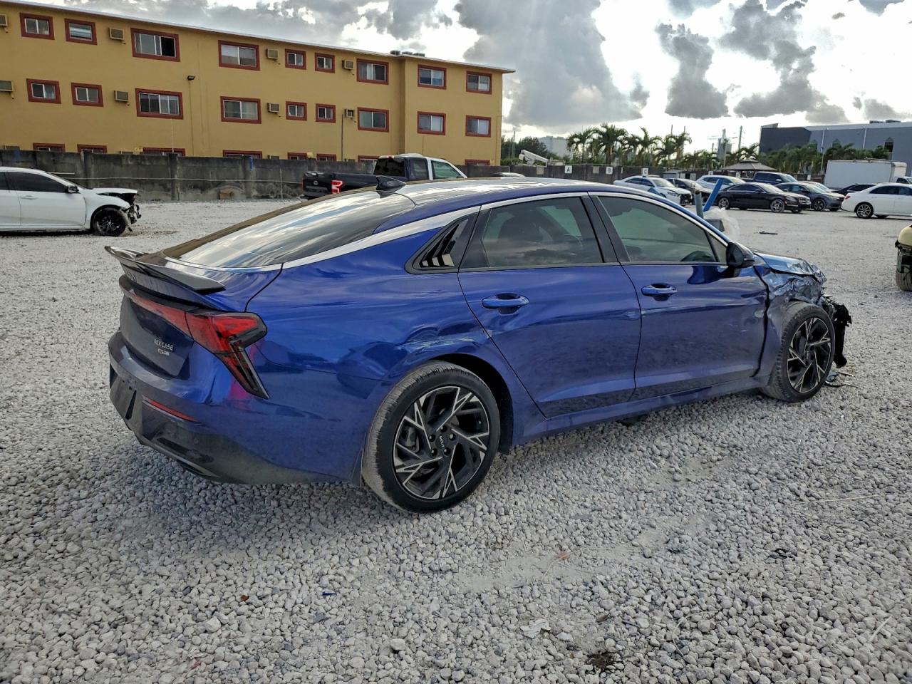 2025 KIA K5 GT-LINE photo 3