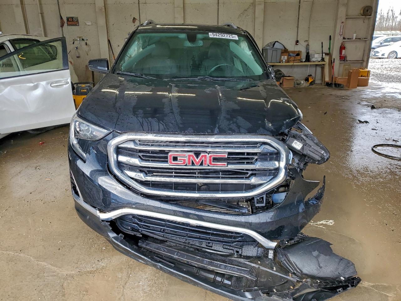 2018 GMC TERRAIN SLT photo 13
