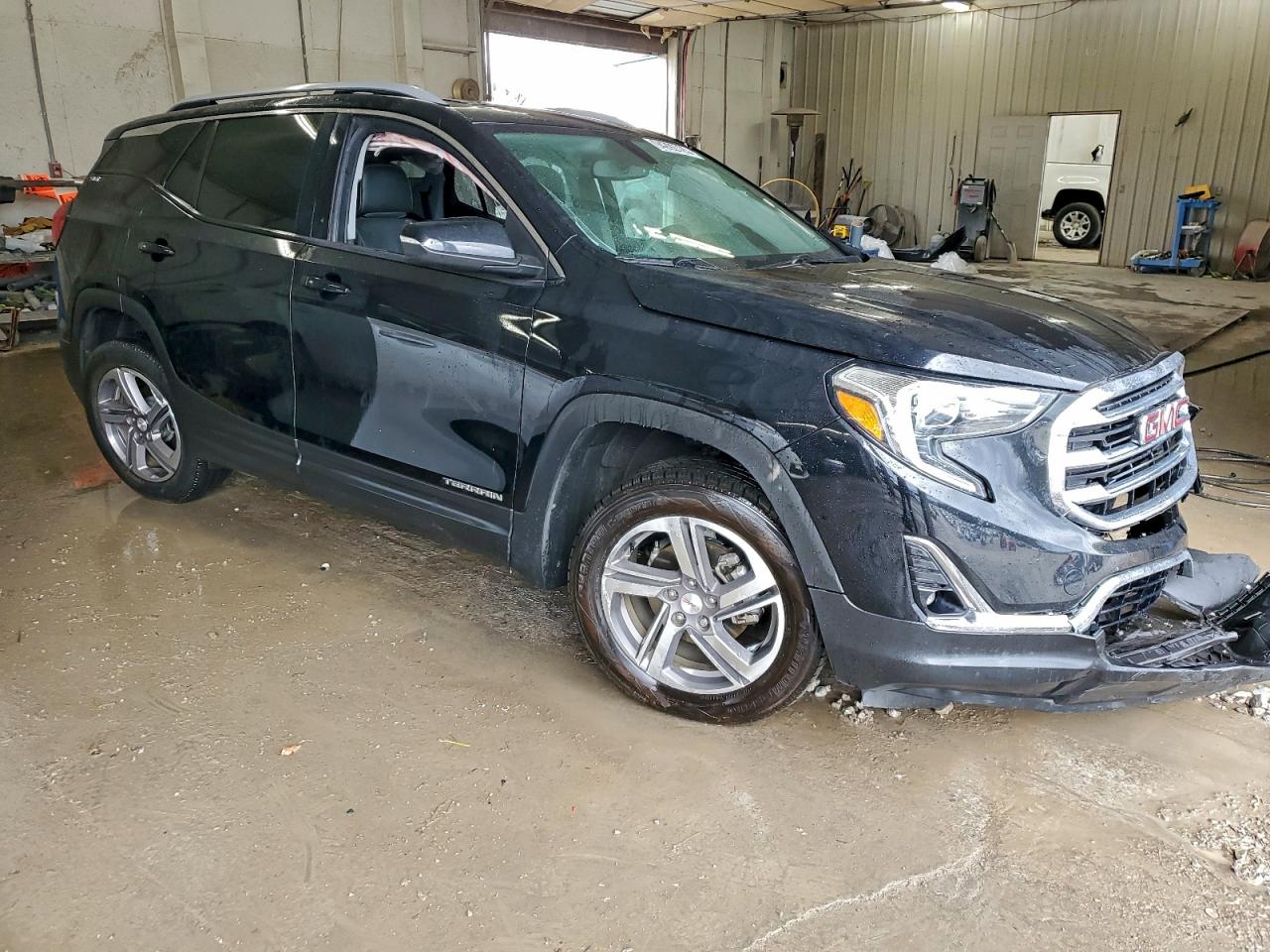 2018 GMC TERRAIN SLT photo 10