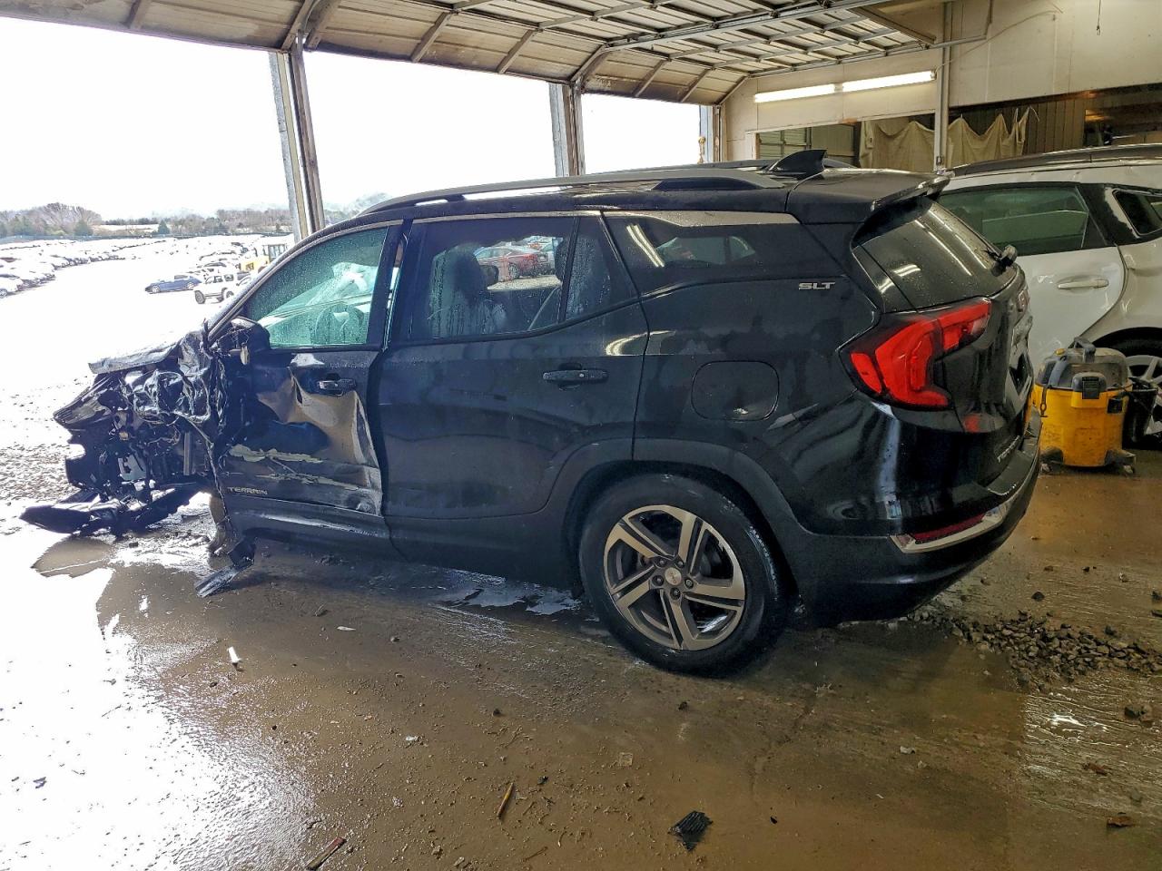 2018 GMC TERRAIN SLT photo 4
