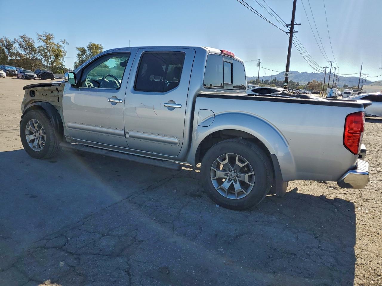 2019 NISSAN FRONTIER S photo 4