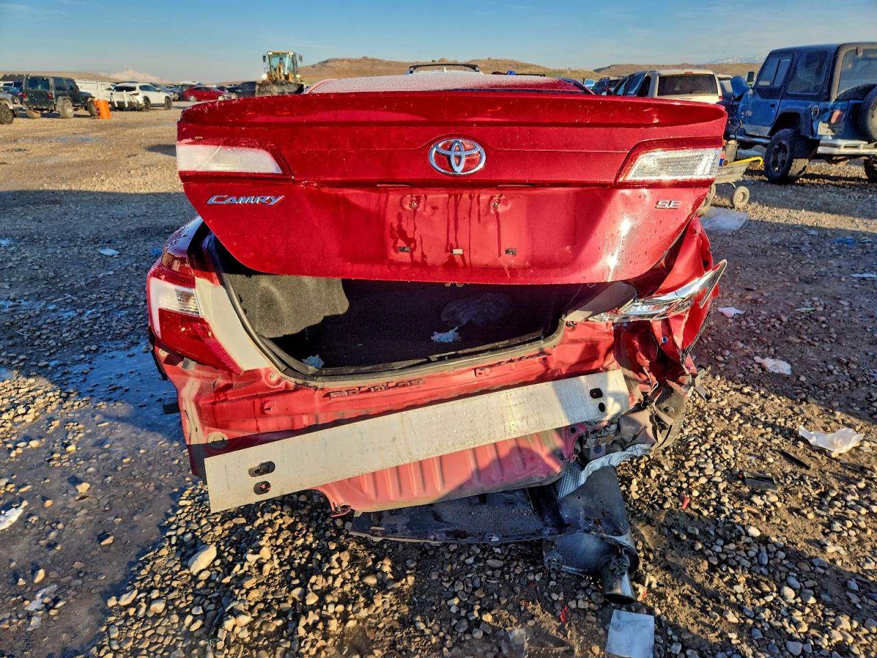 2013 TOYOTA CAMRY photo 16
