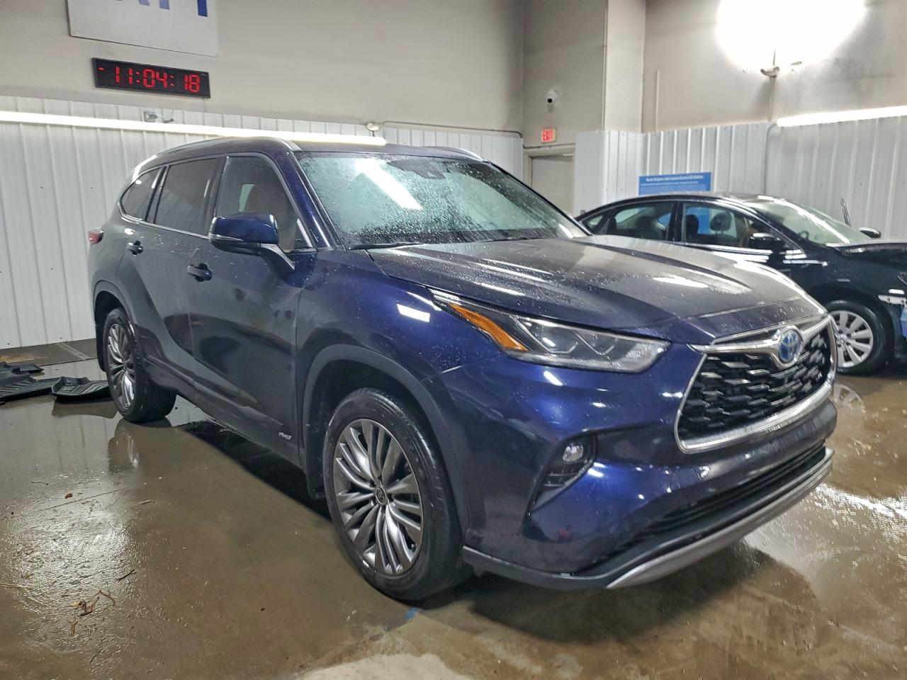 2022 TOYOTA HIGHLANDER HYBRID PLATINUM photo 4