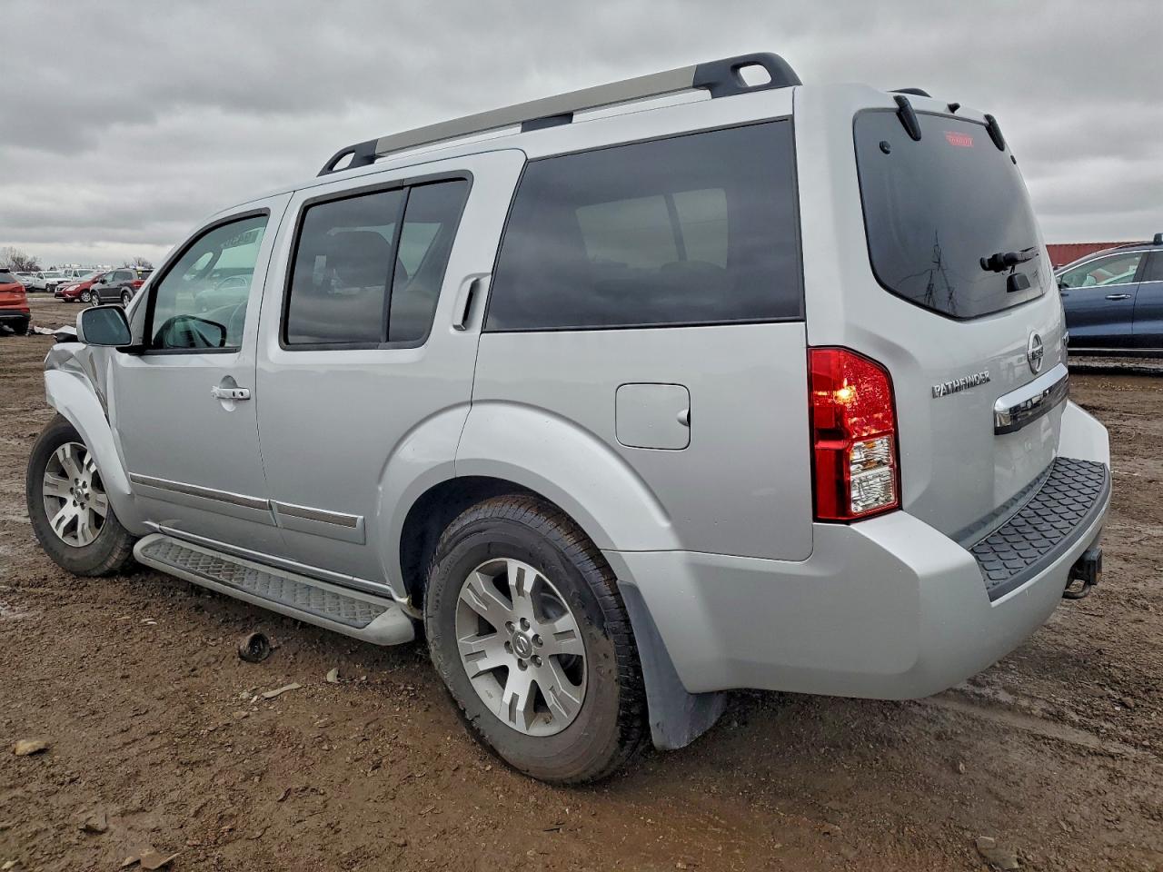 2012 NISSAN PATHFINDER S photo 4