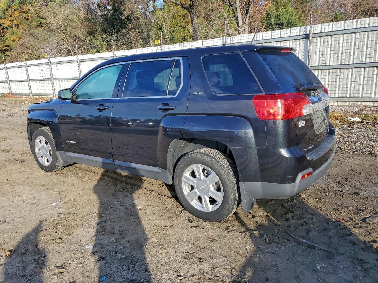 2015 GMC TERRAIN SLE photo 3