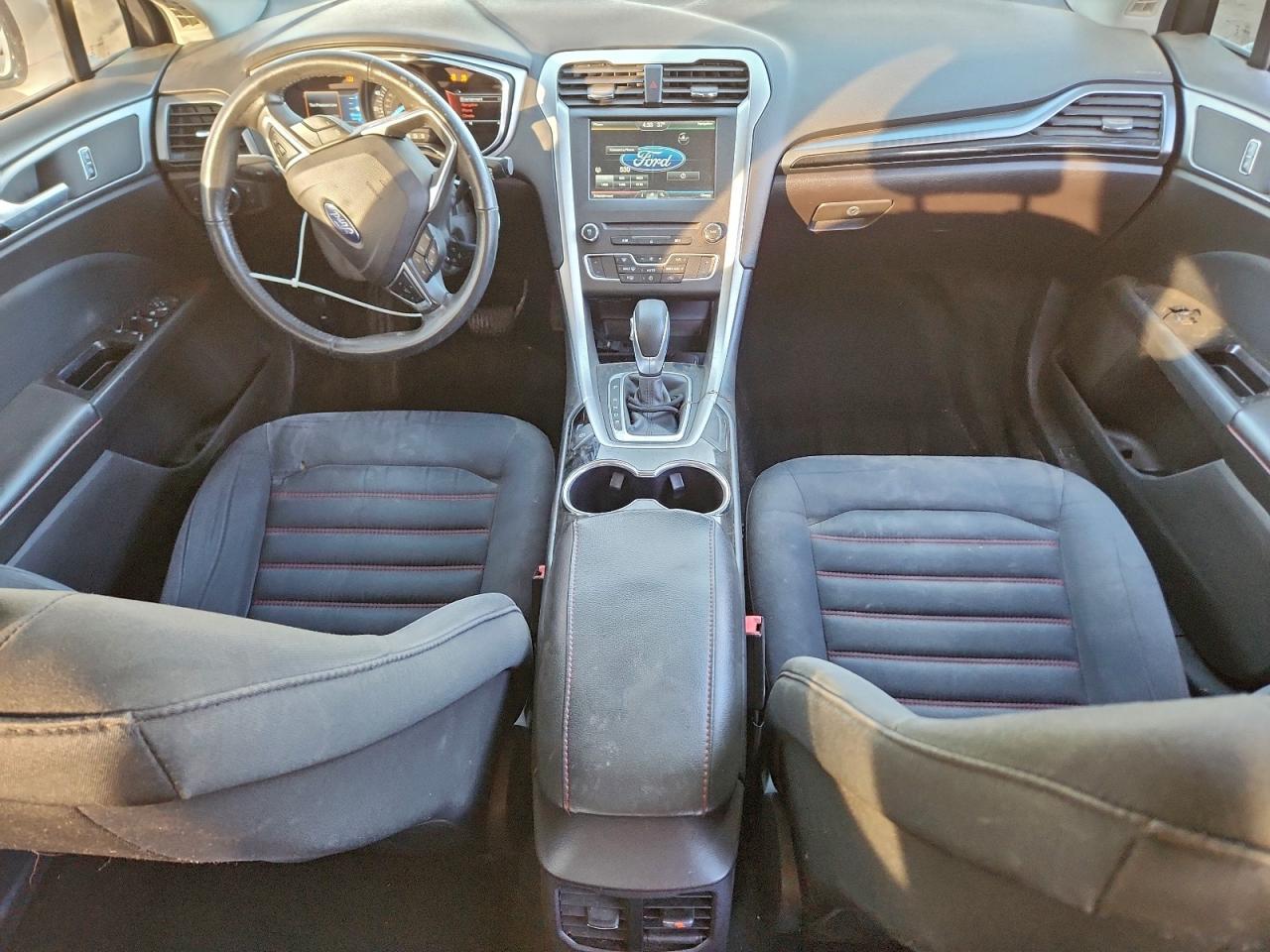 2016 FORD FUSION SE photo 8