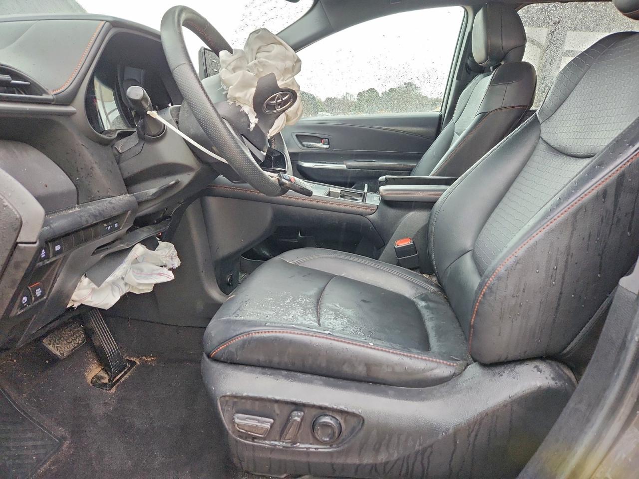 2022 TOYOTA SIENNA XSE photo 19