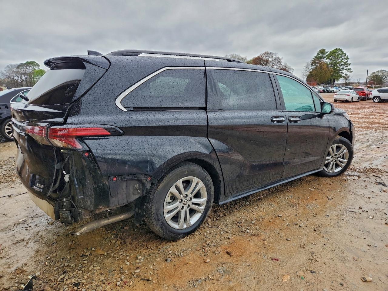 2022 TOYOTA SIENNA XSE photo 7