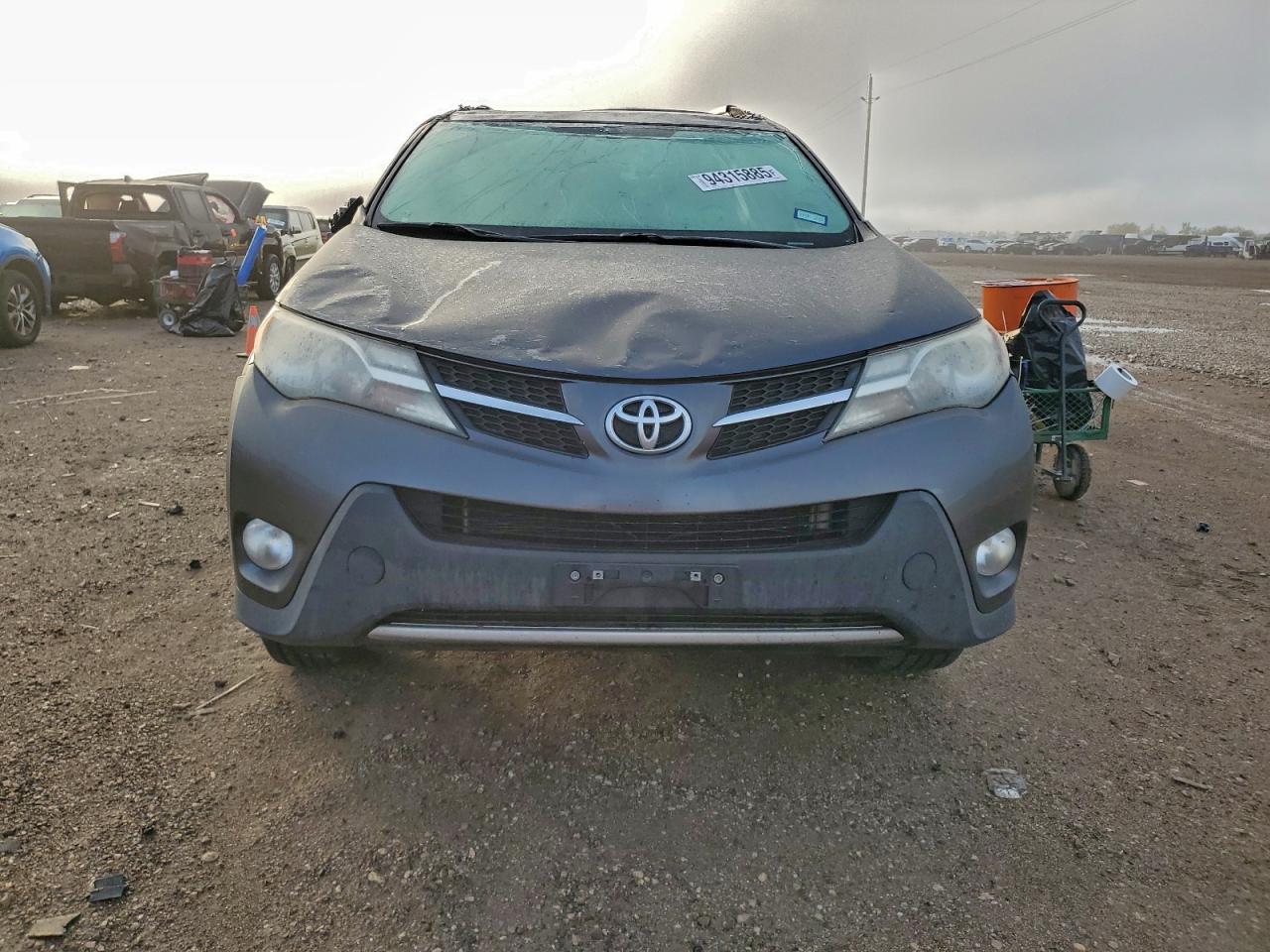 2015 TOYOTA RAV4 XLE photo 5