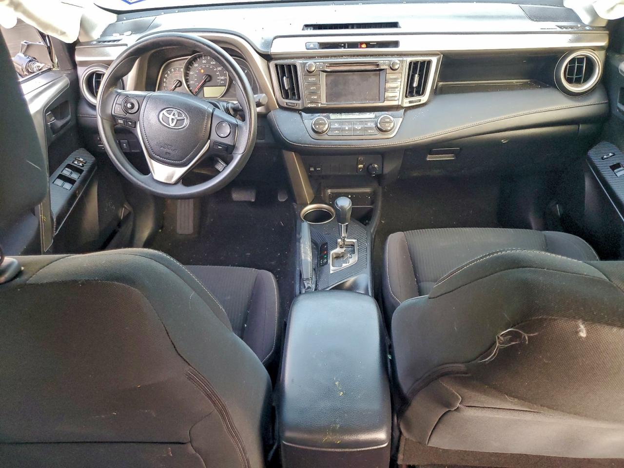 2015 TOYOTA RAV4 XLE photo 8