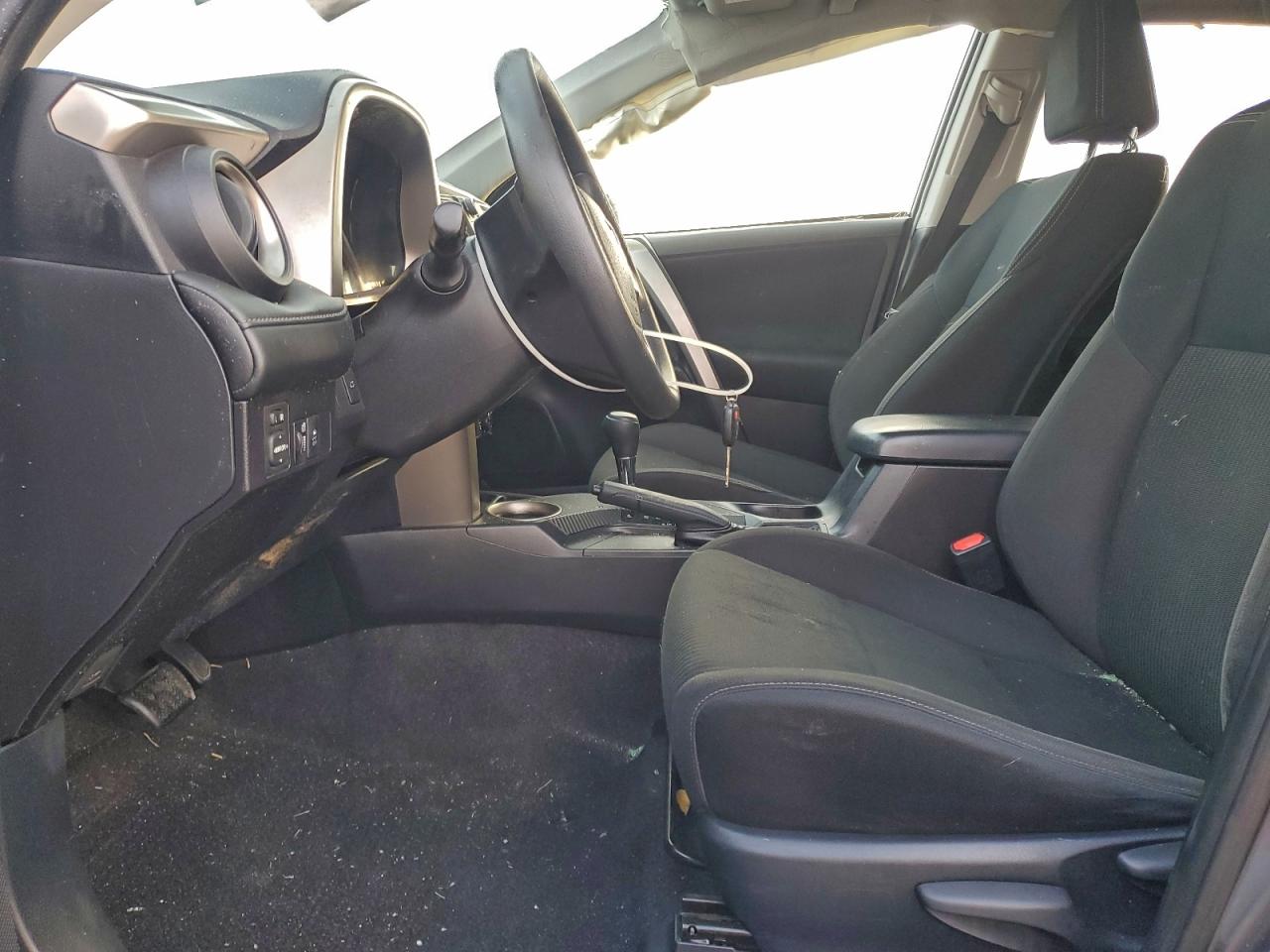 2015 TOYOTA RAV4 XLE photo 7