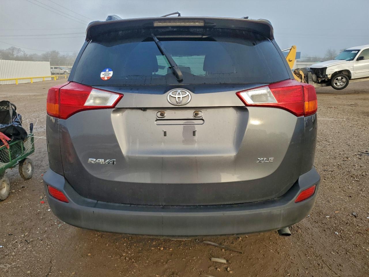 2015 TOYOTA RAV4 XLE photo 6
