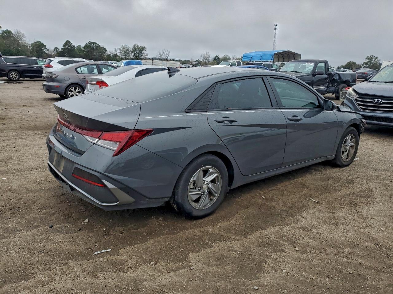 2024 HYUNDAI ELANTRA SE photo 3