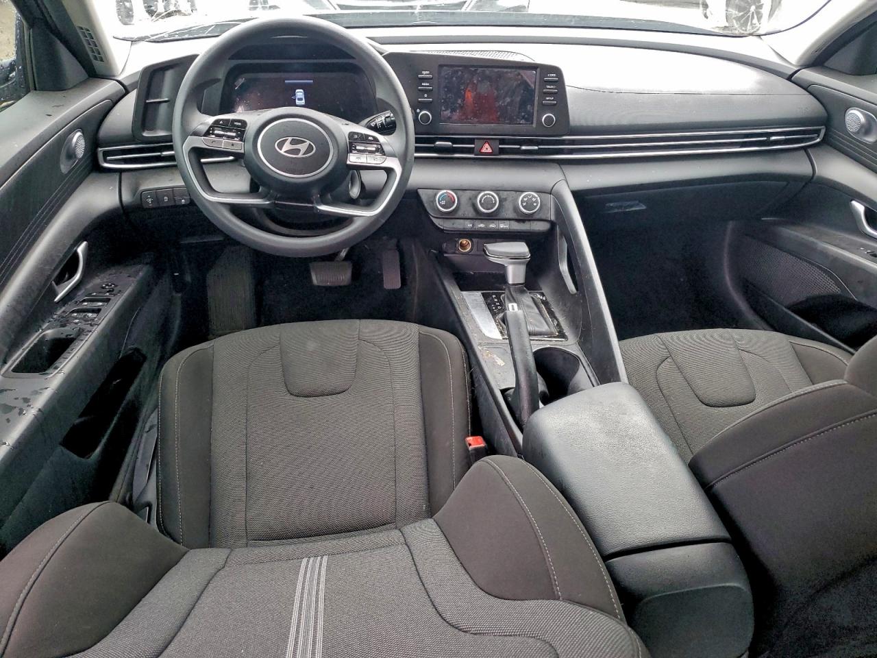2024 HYUNDAI ELANTRA SE photo 8