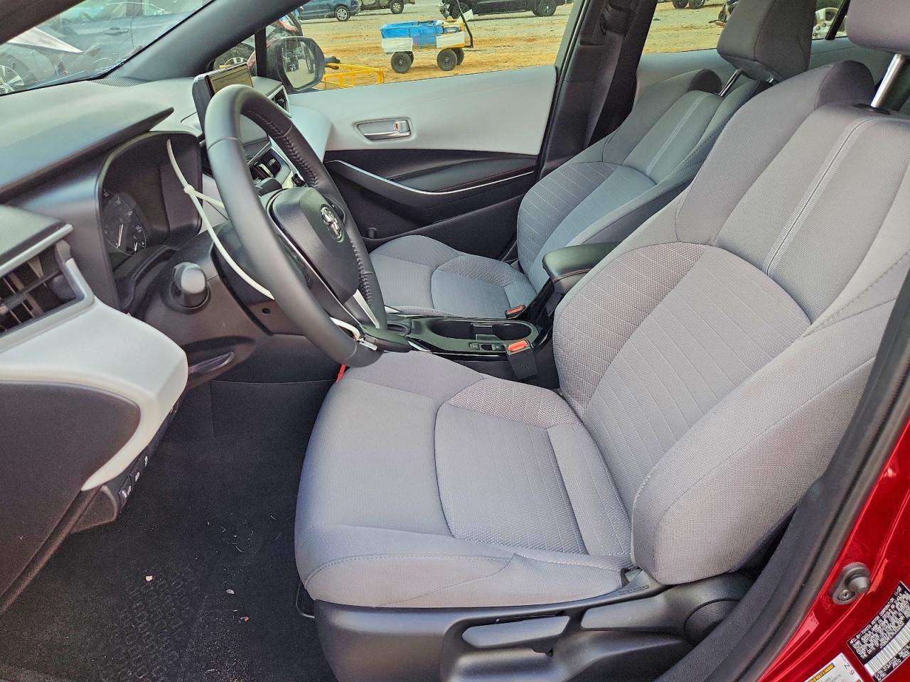 2024 TOYOTA COROLLA LE photo 7