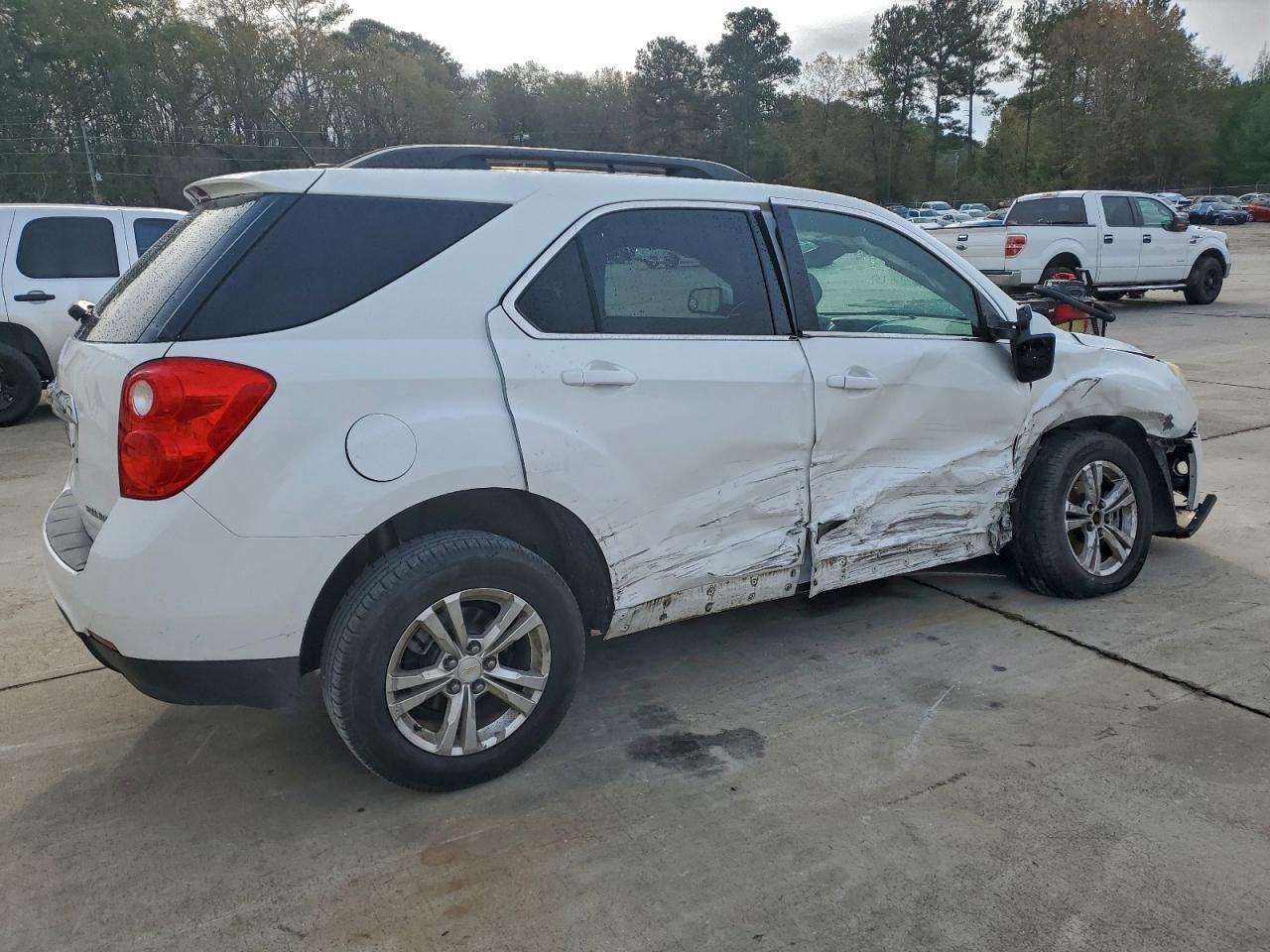 2015 CHEVROLET EQUINOX LT photo 3