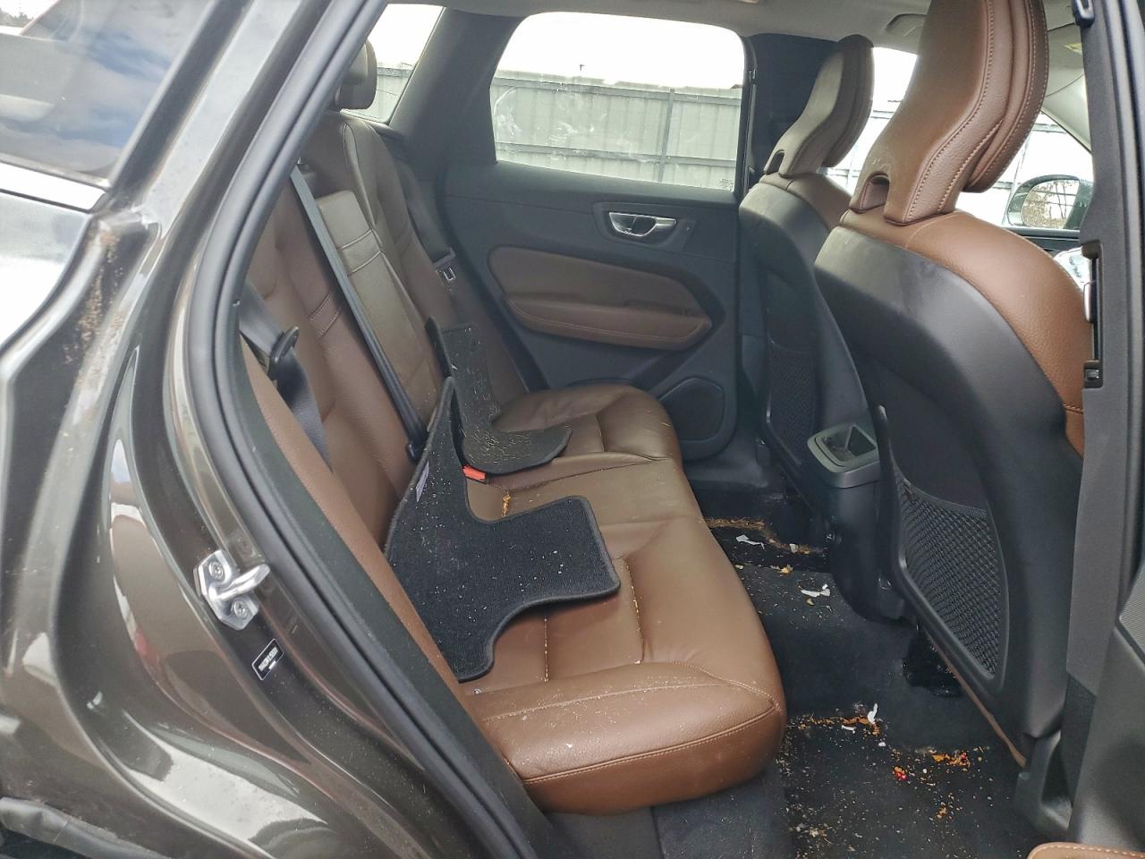2020 VOLVO XC60 T6 MOMENTUM photo 31