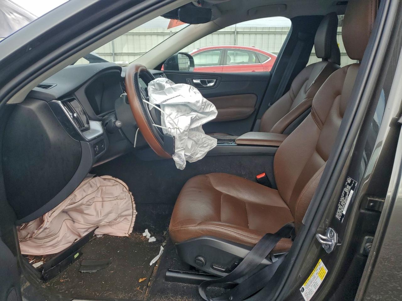 2020 VOLVO XC60 T6 MOMENTUM photo 19