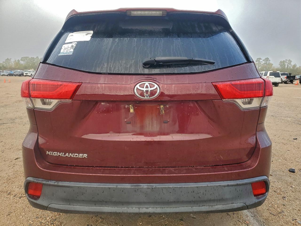 2019 TOYOTA HIGHLANDER LE photo 11