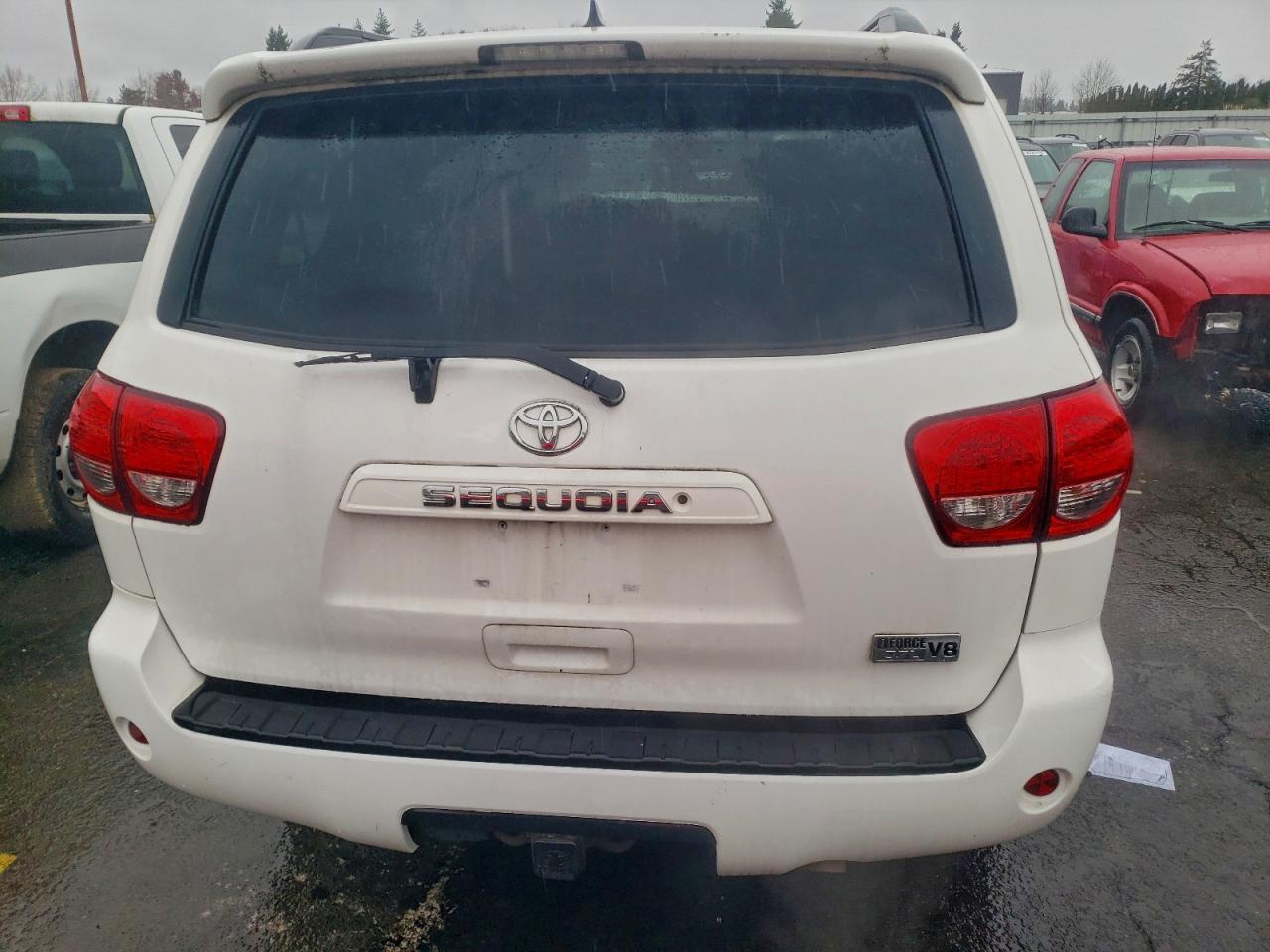 2011 TOYOTA SEQUOIA SR5 photo 11