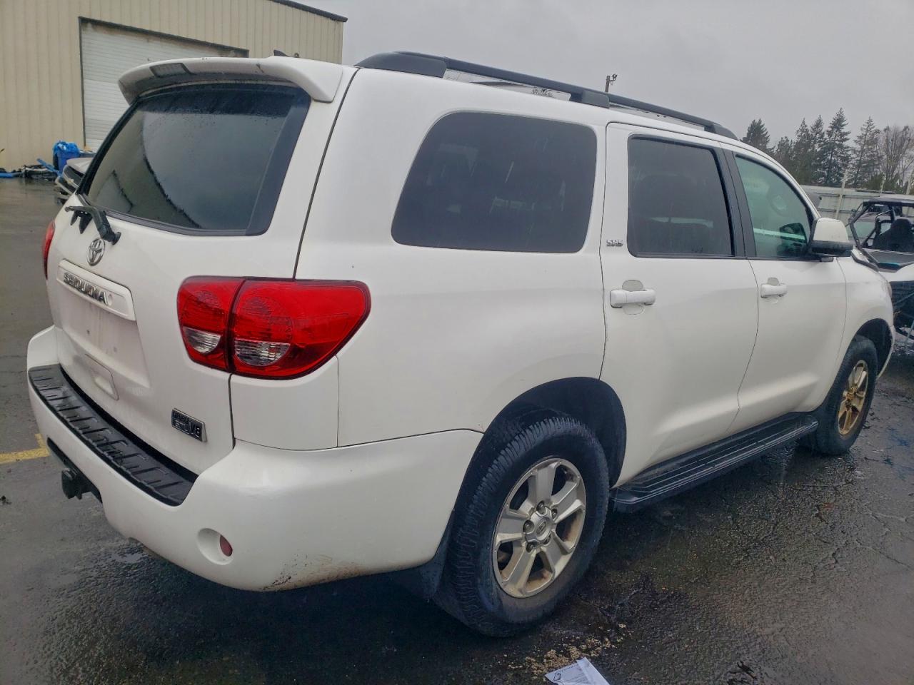 2011 TOYOTA SEQUOIA SR5 photo 5