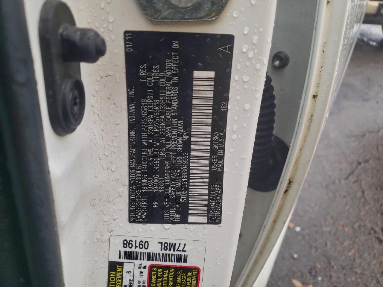 2011 TOYOTA SEQUOIA SR5 photo 23