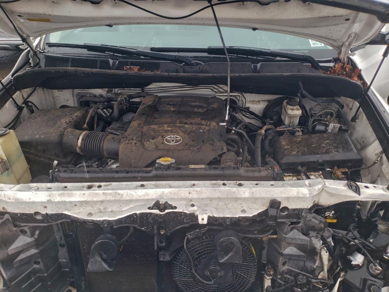 2011 TOYOTA SEQUOIA SR5 photo 21