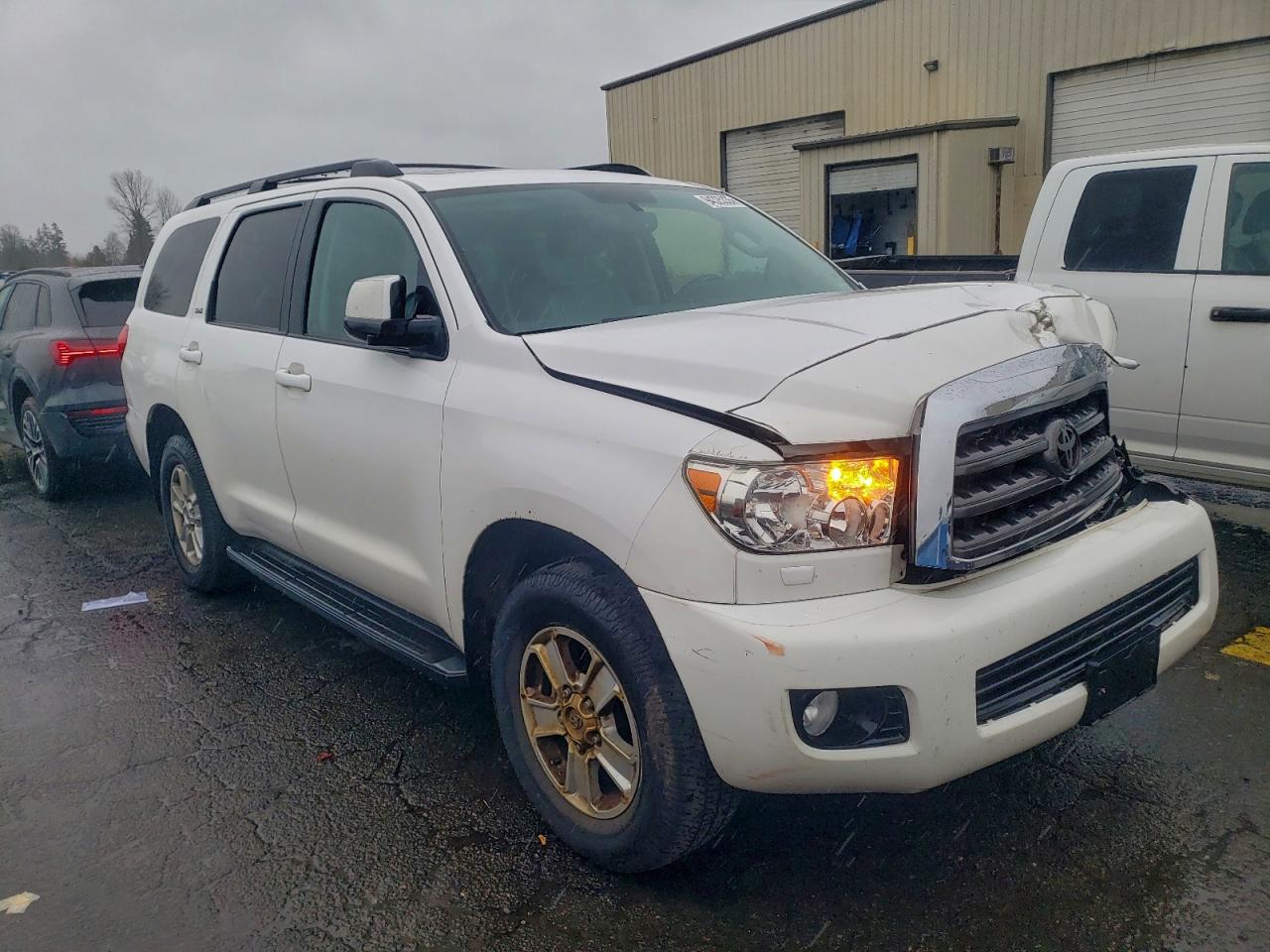 2011 TOYOTA SEQUOIA SR5 photo 7