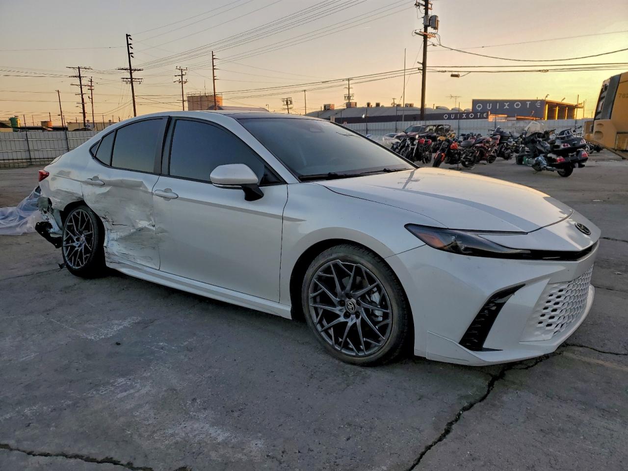 2025 TOYOTA CAMRY XSE photo 4