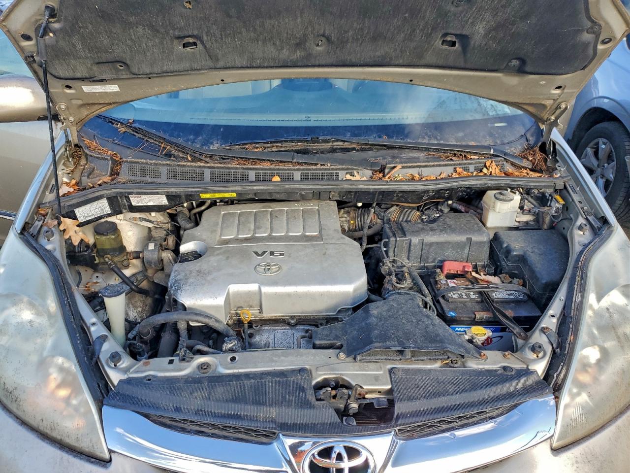 2008 TOYOTA SIENNA XLE photo 12