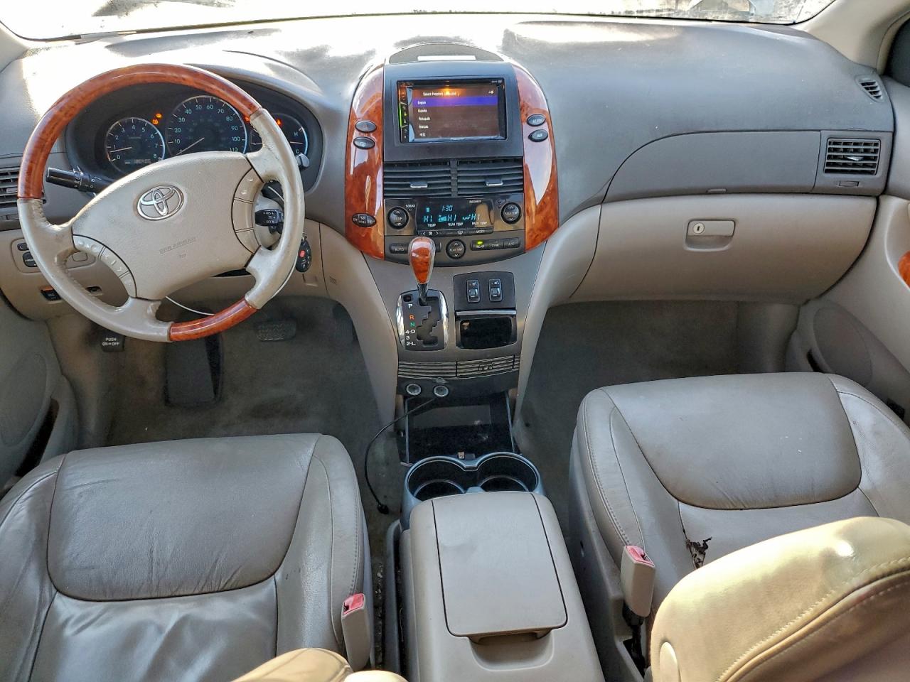2008 TOYOTA SIENNA XLE photo 8