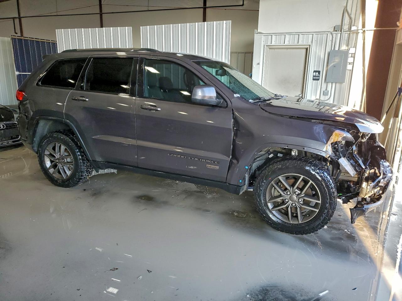 2016 JEEP GRAND CHEROKEE LAREDO photo 4