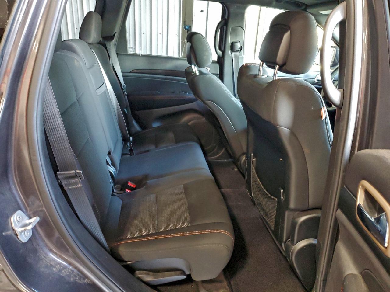 2016 JEEP GRAND CHEROKEE LAREDO photo 10