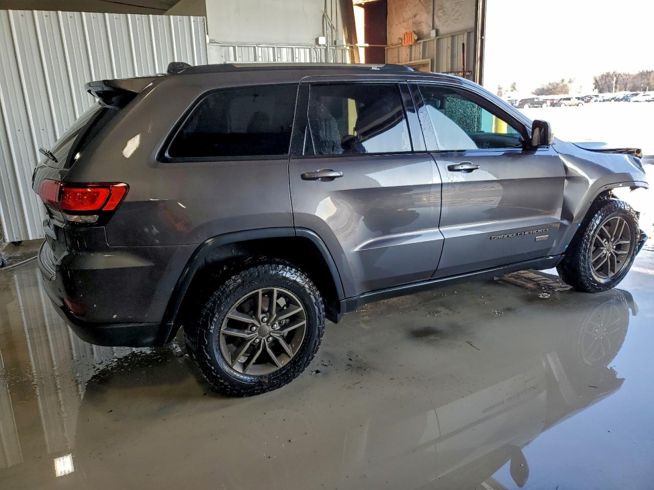 2016 JEEP GRAND CHEROKEE LAREDO photo 3