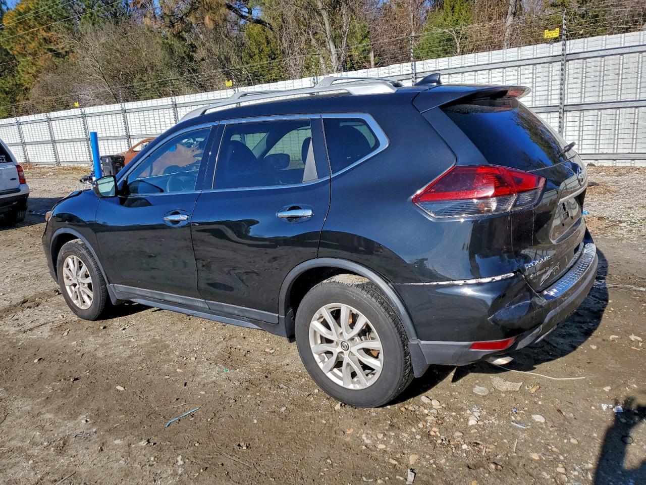 2019 NISSAN ROGUE S photo 2