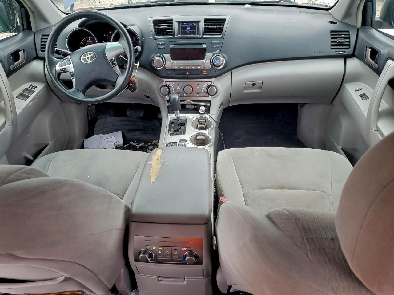 2011 TOYOTA HIGHLANDER BASE photo 8