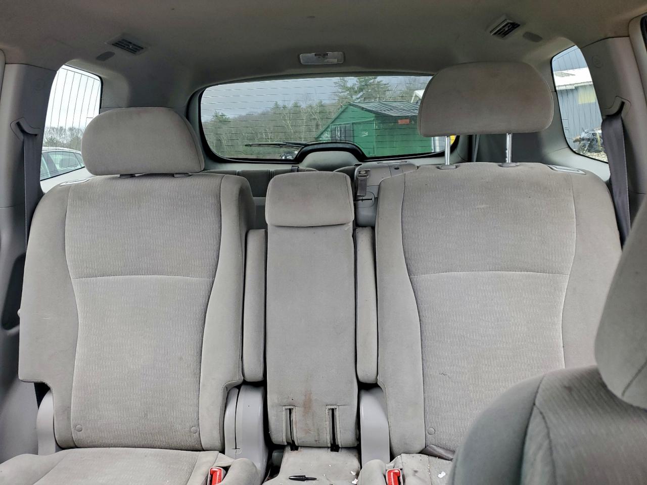 2011 TOYOTA HIGHLANDER BASE photo 10