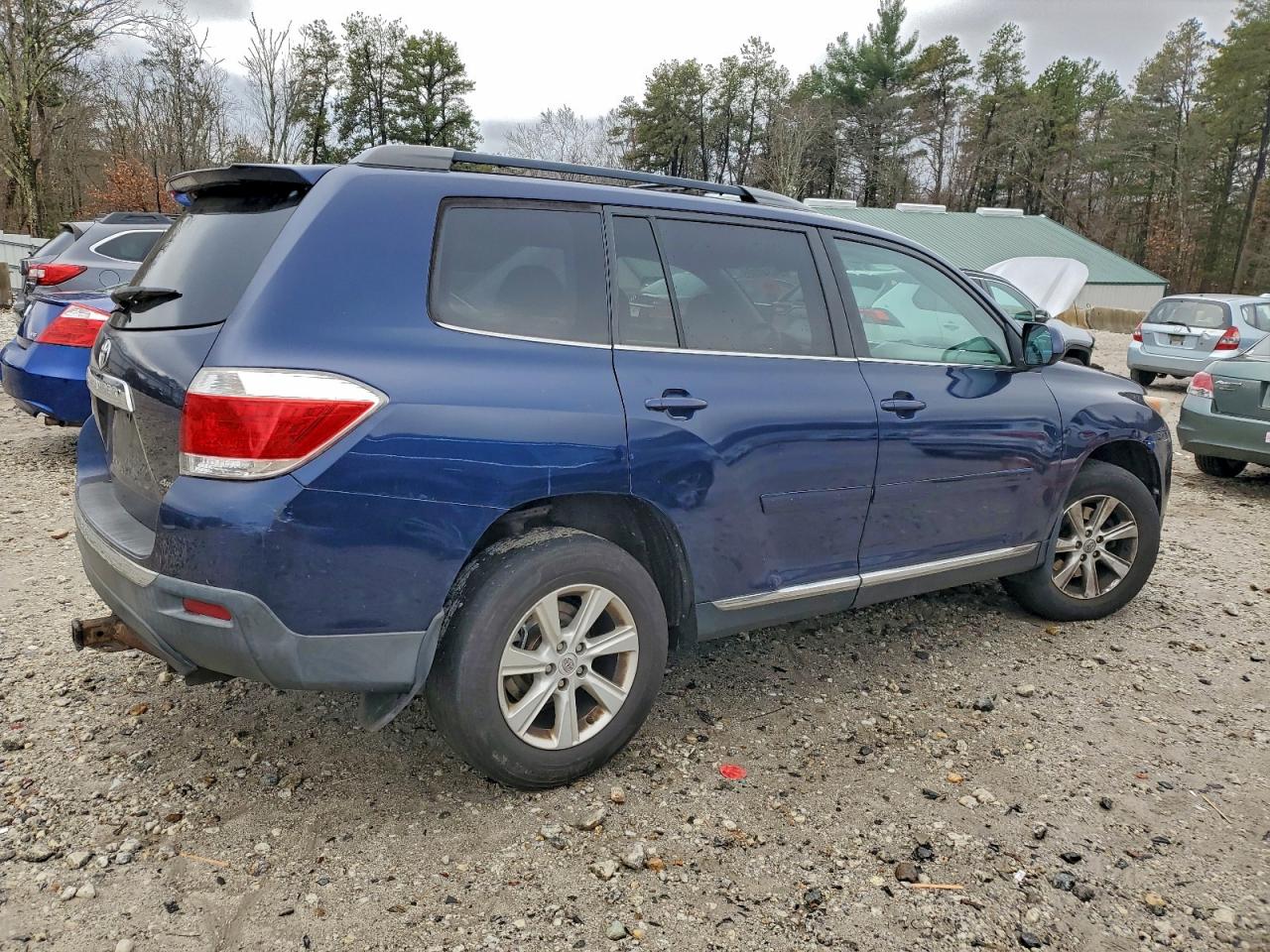 2011 TOYOTA HIGHLANDER BASE photo 3