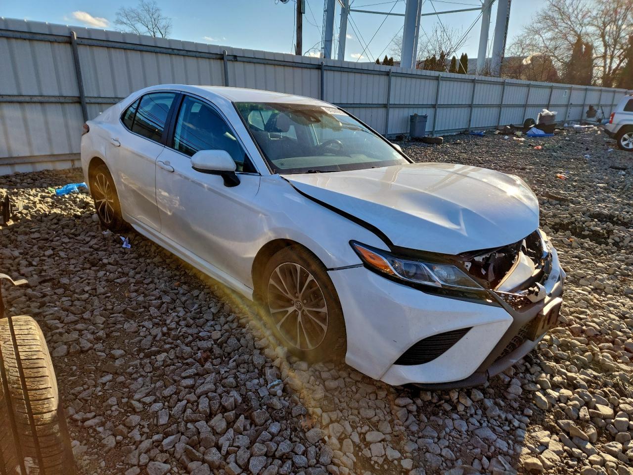 2020 TOYOTA CAMRY SE photo 10