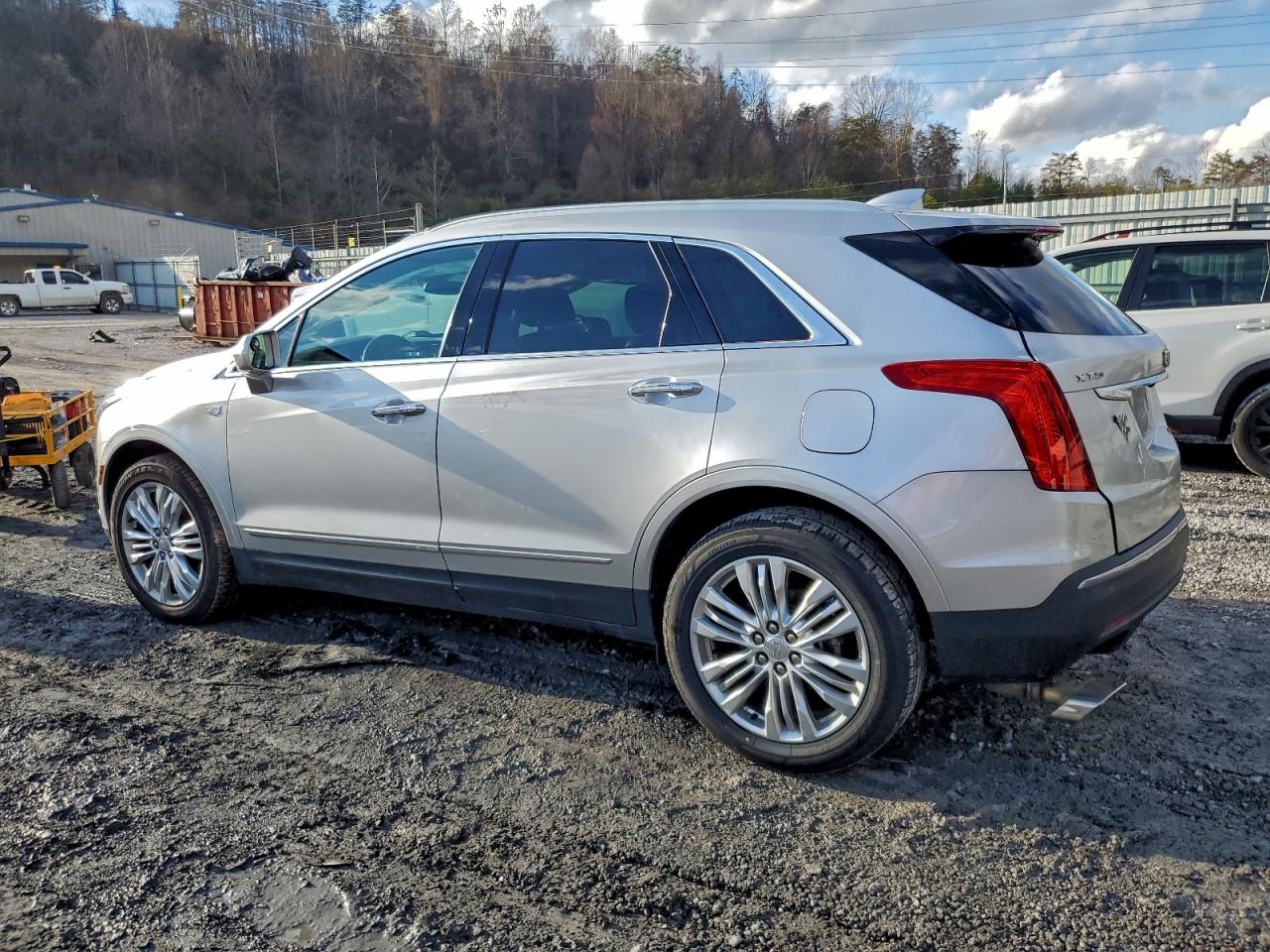 2018 CADILLAC XT5 PREMIUM LUXURY photo 2